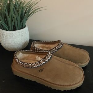 UGG Slippers / Slip- Ons